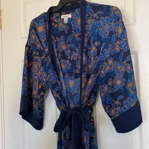 Kensie Robe (S/M) - Picture 4 of 4